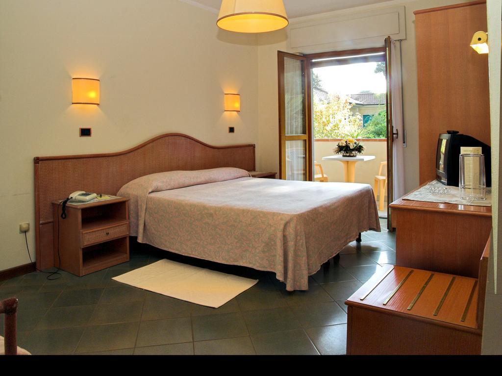 Hotel Kyrton Форте-деи-Марми Номер фото